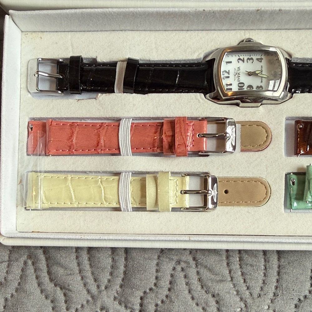 Invicta Special Edition Silver Watch with Colorful Straps. - Picture 3 of 5